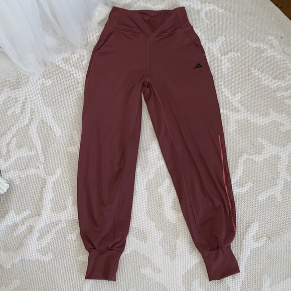 Adidas high rise joggers! Sweatpants! Brand Logo! Size Small - Picture 10 of 17